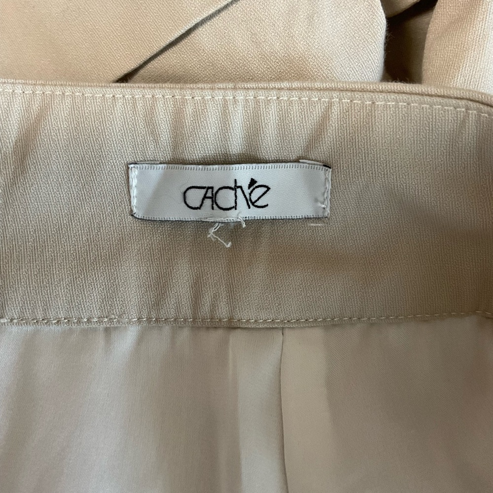 Cache Button Front Shorts - Picture 7 of 10